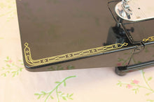 Load image into Gallery viewer, Singer Featherweight 222K Sewing Machine EM961***
