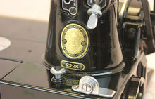 Load image into Gallery viewer, Singer Featherweight 222K Sewing Machine EM961***
