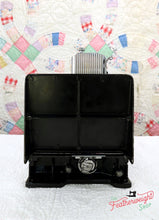 Load image into Gallery viewer, Singer Featherweight 221K Sewing Machine EL539***
