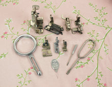 Load image into Gallery viewer, Singer Featherweight 222K Sewing Machine EL683***
