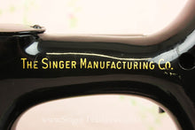 Load image into Gallery viewer, Singer Featherweight 222K Sewing Machine EM601***
