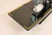 Load image into Gallery viewer, Singer Featherweight 222K Sewing Machine EM601***
