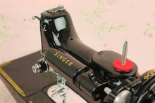 Load image into Gallery viewer, Singer Featherweight 222K Sewing Machine EM601***
