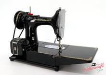 Load image into Gallery viewer, Singer Featherweight 222K Sewing Machine EM9573**
