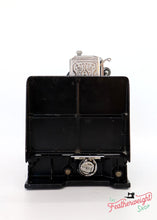 Load image into Gallery viewer, Singer Featherweight 221K Sewing Machine, EG352***
