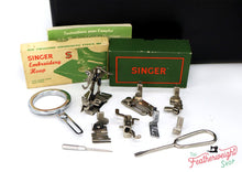 Load image into Gallery viewer, Singer Featherweight 222K Sewing Machine EJ616***
