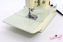 Load image into Gallery viewer, Singer Featherweight 221 Sewing Machine, WHITE EV986***
