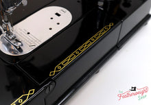 Load image into Gallery viewer, Singer Featherweight 222K Sewing Machine EJ626***
