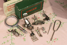 Load image into Gallery viewer, Singer Featherweight 222K Sewing Machine EJ916***
