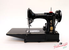 Load image into Gallery viewer, Singer Featherweight 222K Sewing Machine EK325***
