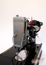 Load image into Gallery viewer, Singer Featherweight 222K Sewing Machine EK325***
