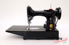 Load image into Gallery viewer, Singer Featherweight 222K Sewing Machine EJ909***
