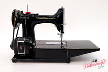 Load image into Gallery viewer, Singer Featherweight 222K Sewing Machine EJ909***
