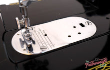 Load image into Gallery viewer, Singer Featherweight 222K Sewing Machine EJ909***
