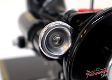 Load image into Gallery viewer, Singer Featherweight 222K Sewing Machine EJ909***
