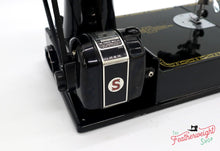 Load image into Gallery viewer, Singer Featherweight 221K Sewing Machine EM599***
