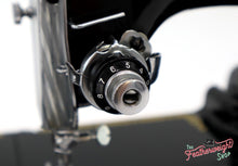 Load image into Gallery viewer, Singer Featherweight 222K Sewing Machine EM6024**
