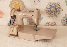 Load image into Gallery viewer, Singer Featherweight 221 Sewing Machine, TAN ES879***
