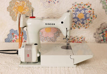 Load image into Gallery viewer, Singer Featherweight 221 Sewing Machine, WHITE FA095***
