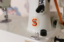 Load image into Gallery viewer, Singer Featherweight 221 Sewing Machine, WHITE FA095***
