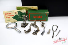 Load image into Gallery viewer, Singer Featherweight 222K Sewing Machine EL181***
