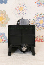 Load image into Gallery viewer, Singer Featherweight 222K Sewing Machine EK629***
