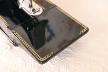 Load image into Gallery viewer, Singer Featherweight 222K Sewing Machine EK324***
