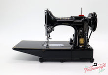Load image into Gallery viewer, Singer Featherweight 222K Sewing Machine EL181***
