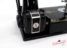 Load image into Gallery viewer, Singer Featherweight 221K Sewing Machine, EH140***
