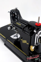 Load image into Gallery viewer, Singer Featherweight 221K Sewing Machine, EH140***
