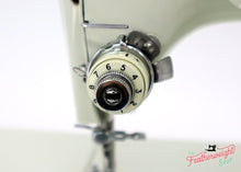 Load image into Gallery viewer, Singer Featherweight 221K Sewing Machine, WHITE EV958***
