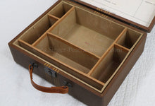 Load image into Gallery viewer, Singer Fashion Aids Attachments Case (Vintage Original)

