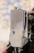 Load image into Gallery viewer, Singer Featherweight 222K Sewing Machine EN134***
