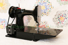 Load image into Gallery viewer, Singer Featherweight 221 Sewing Machine, AM186***
