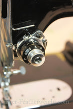 Load image into Gallery viewer, Singer Featherweight 222K Sewing Machine
