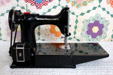 Load image into Gallery viewer, Singer Featherweight 221K Sewing Machine, EH378***
