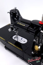 Load image into Gallery viewer, Singer Featherweight 222K Sewing Machine EL185***
