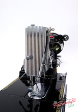 Load image into Gallery viewer, Singer Featherweight 222K Sewing Machine EK3213**
