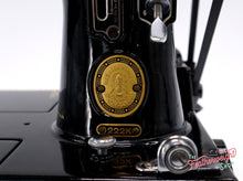Load image into Gallery viewer, Singer Featherweight 222K Sewing Machine EK3213**
