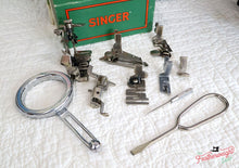 Load image into Gallery viewer, Singer Featherweight 222K Sewing Machine EN135***
