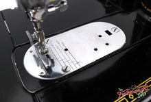Load image into Gallery viewer, Singer Featherweight 222K 1953 - EJ268***
