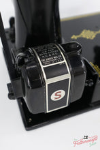 Load image into Gallery viewer, Singer Featherweight 221 Sewing Machine, AL0050**
