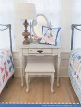 Load image into Gallery viewer, PATTERN BOOK, Pretty Playtime (Children's Quilts) by Elea Lutz
