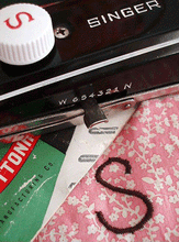 Load image into Gallery viewer, Buttonholer Attachment, Singer (Vintage Original)
