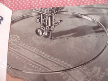 Load image into Gallery viewer, Singer Featherweight Embroidery &amp; Darning Foot (Vintage Original)
