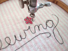 Load image into Gallery viewer, Singer Featherweight Embroidery &amp; Darning Foot (Vintage Original)
