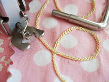 Load image into Gallery viewer, Single Thread Embroidery Attachment, Singer (Vintage Original)
