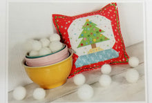Load image into Gallery viewer, PATTERN BOOK, "Vintage Christmas" by Lori Holt of Bee in My Bonnet
